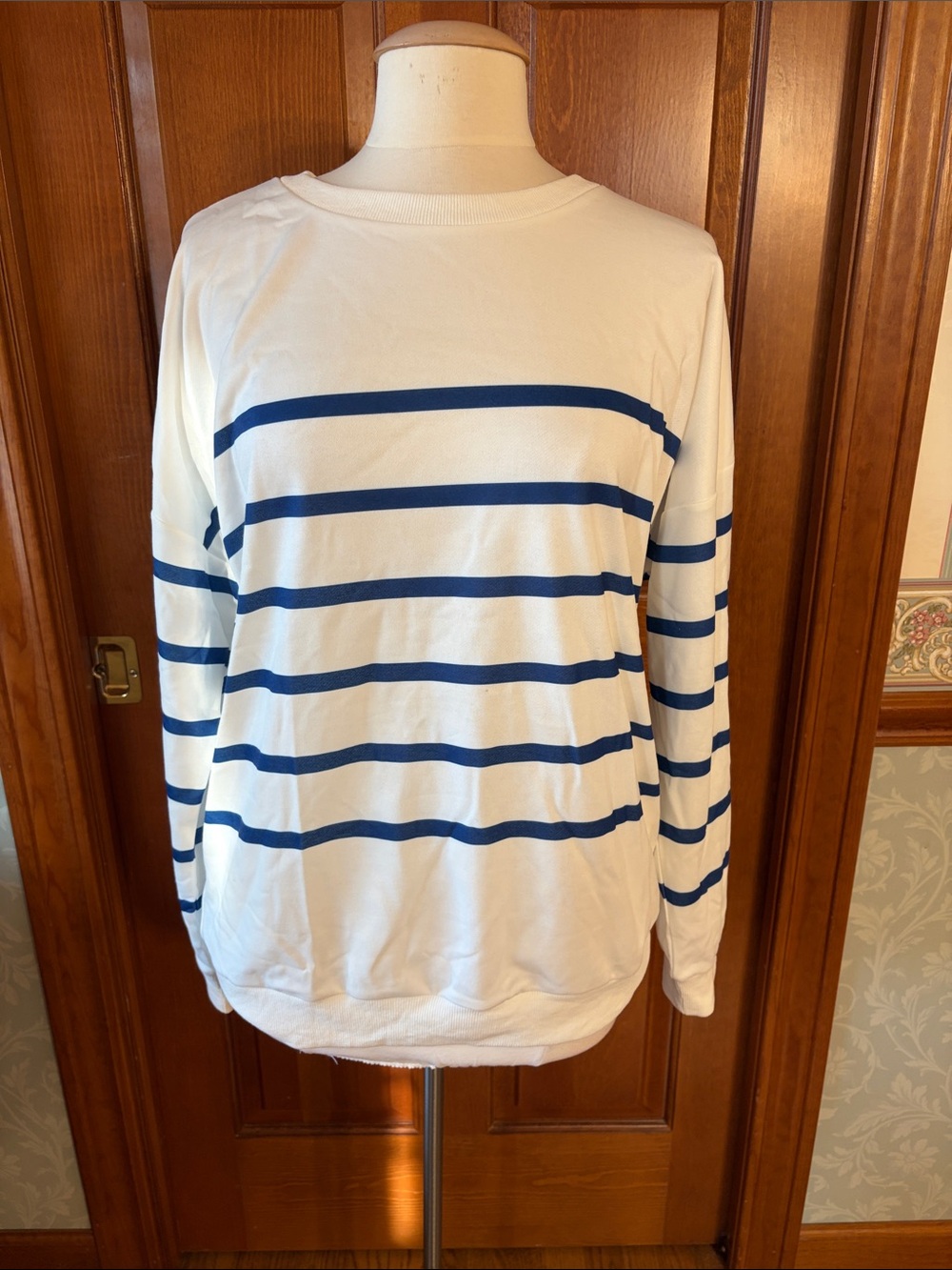 Women’s White and Blue Striped Pullover Lightweight Top